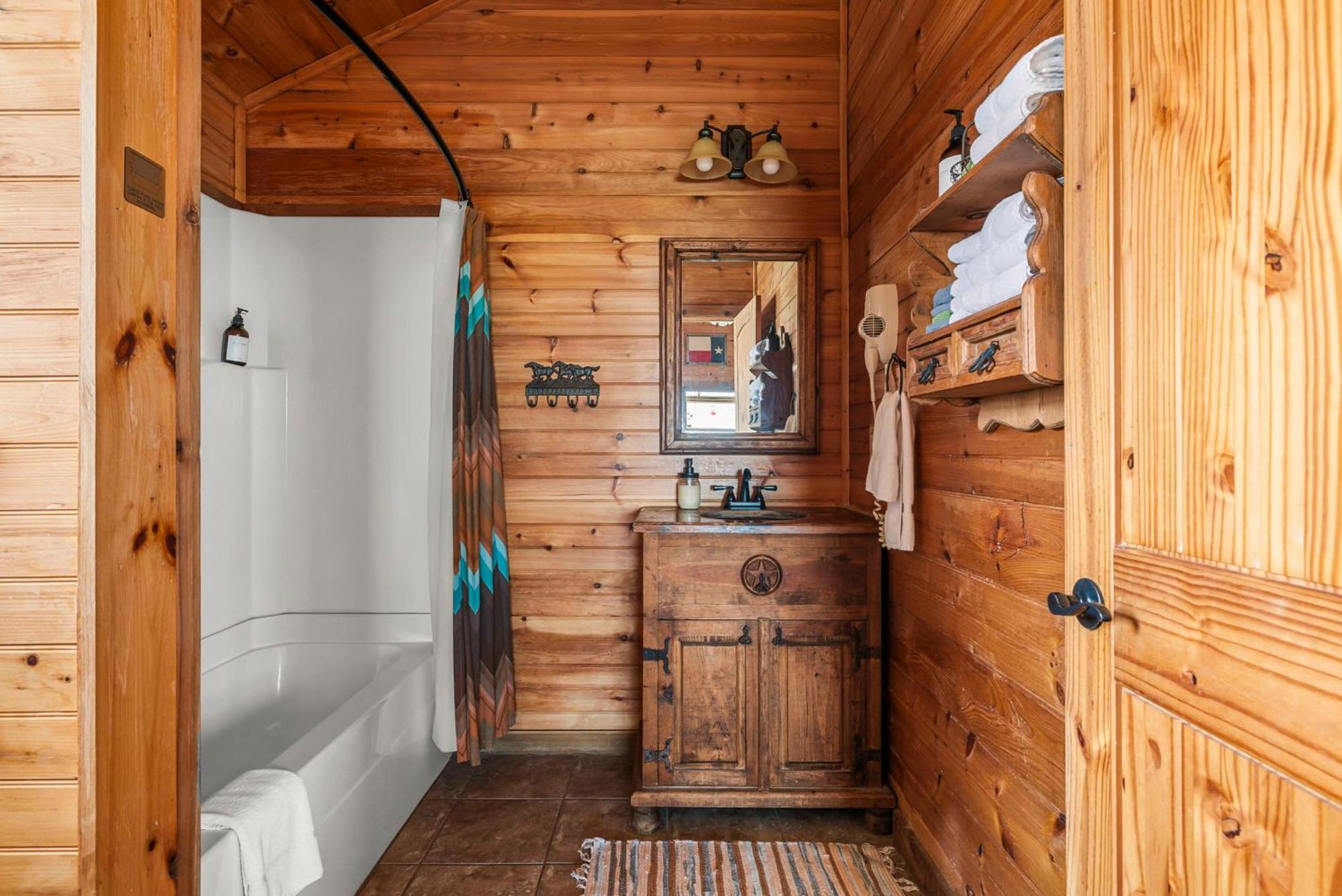 Enchanted Rockview Cabins Crabapple الغرفة الصورة