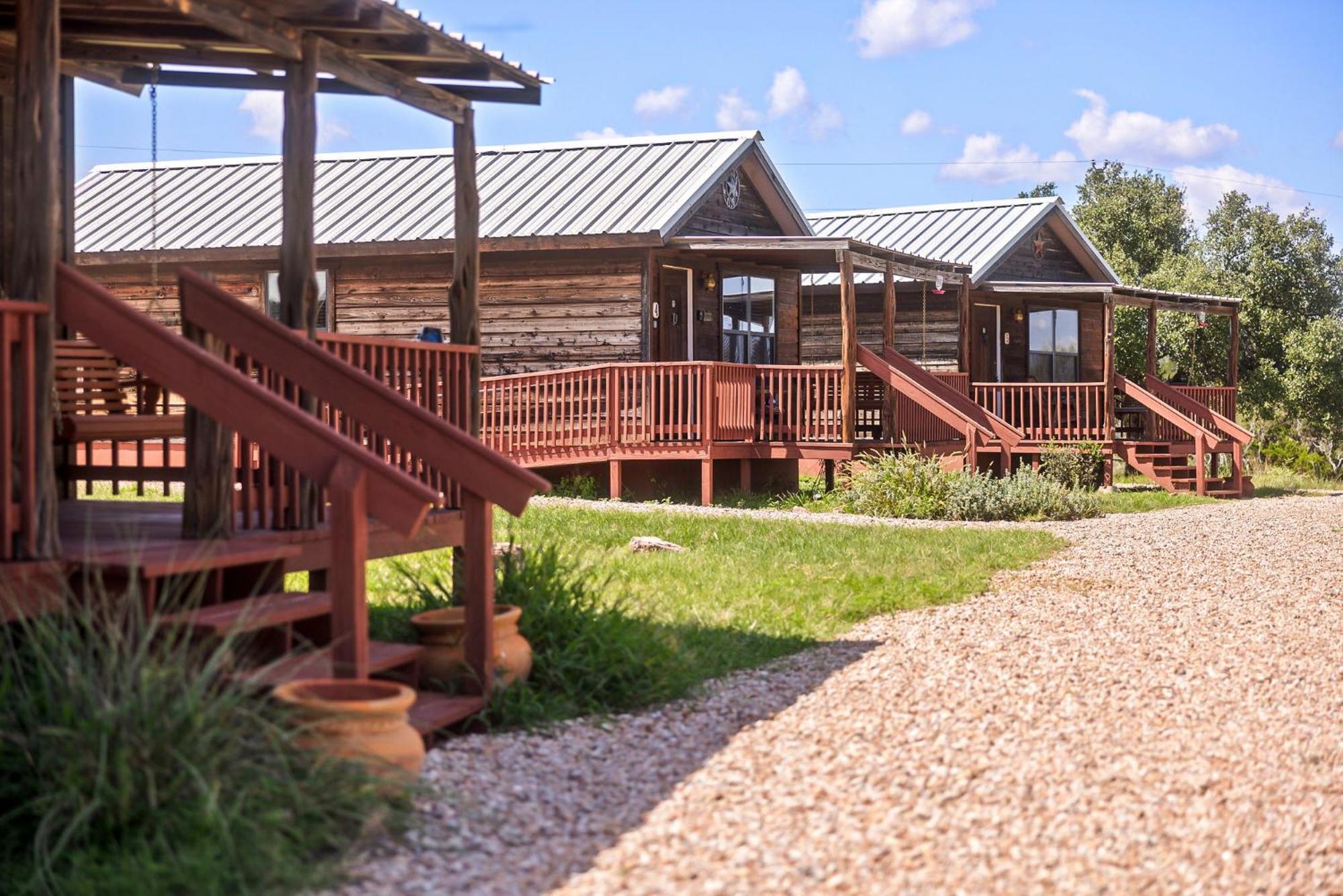 Enchanted Rockview Cabins Crabapple المظهر الخارجي الصورة