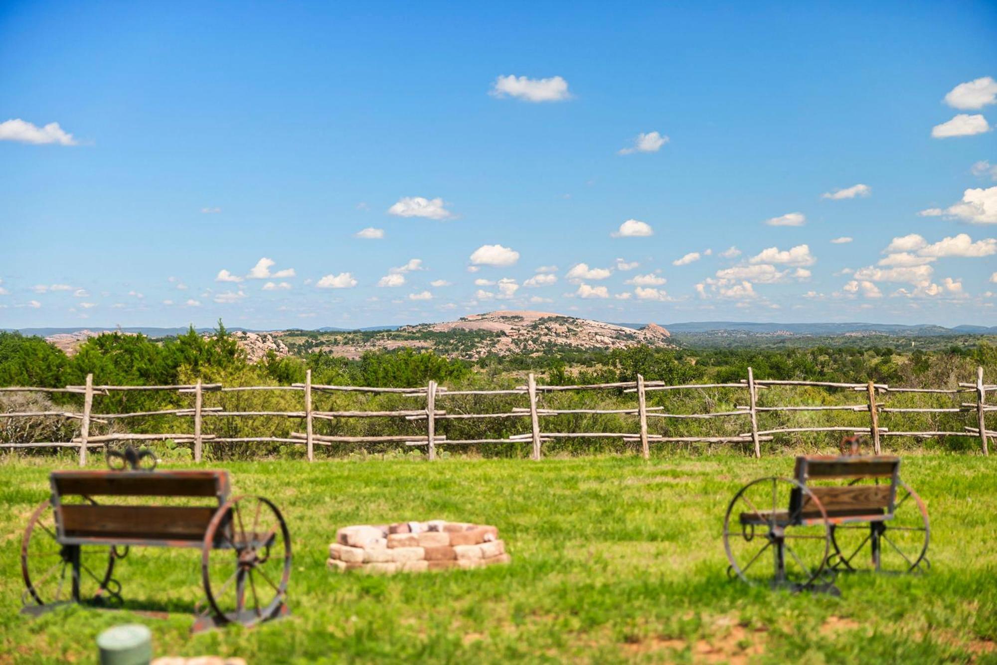 Enchanted Rockview Cabins Crabapple المظهر الخارجي الصورة