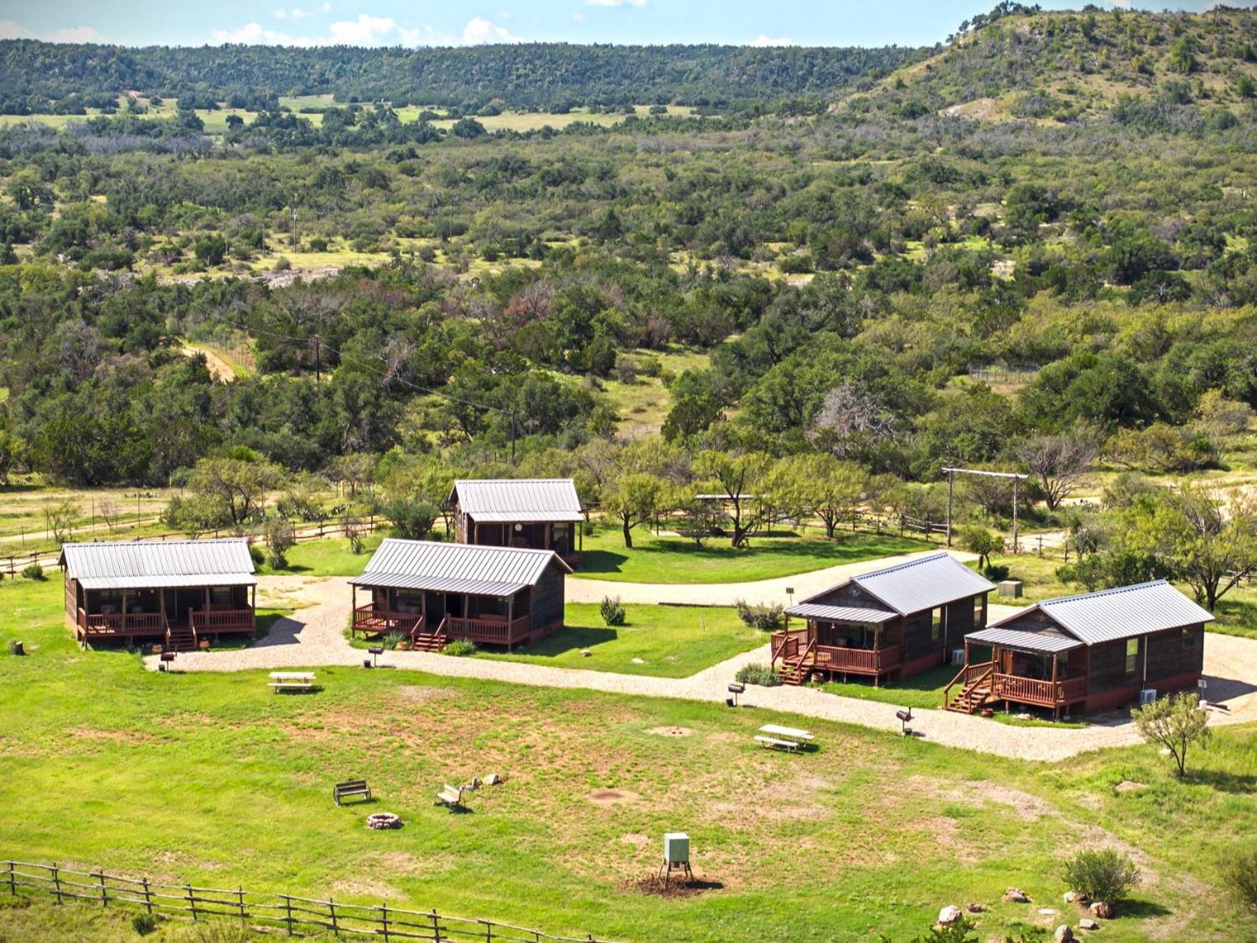 Enchanted Rockview Cabins Crabapple المظهر الخارجي الصورة