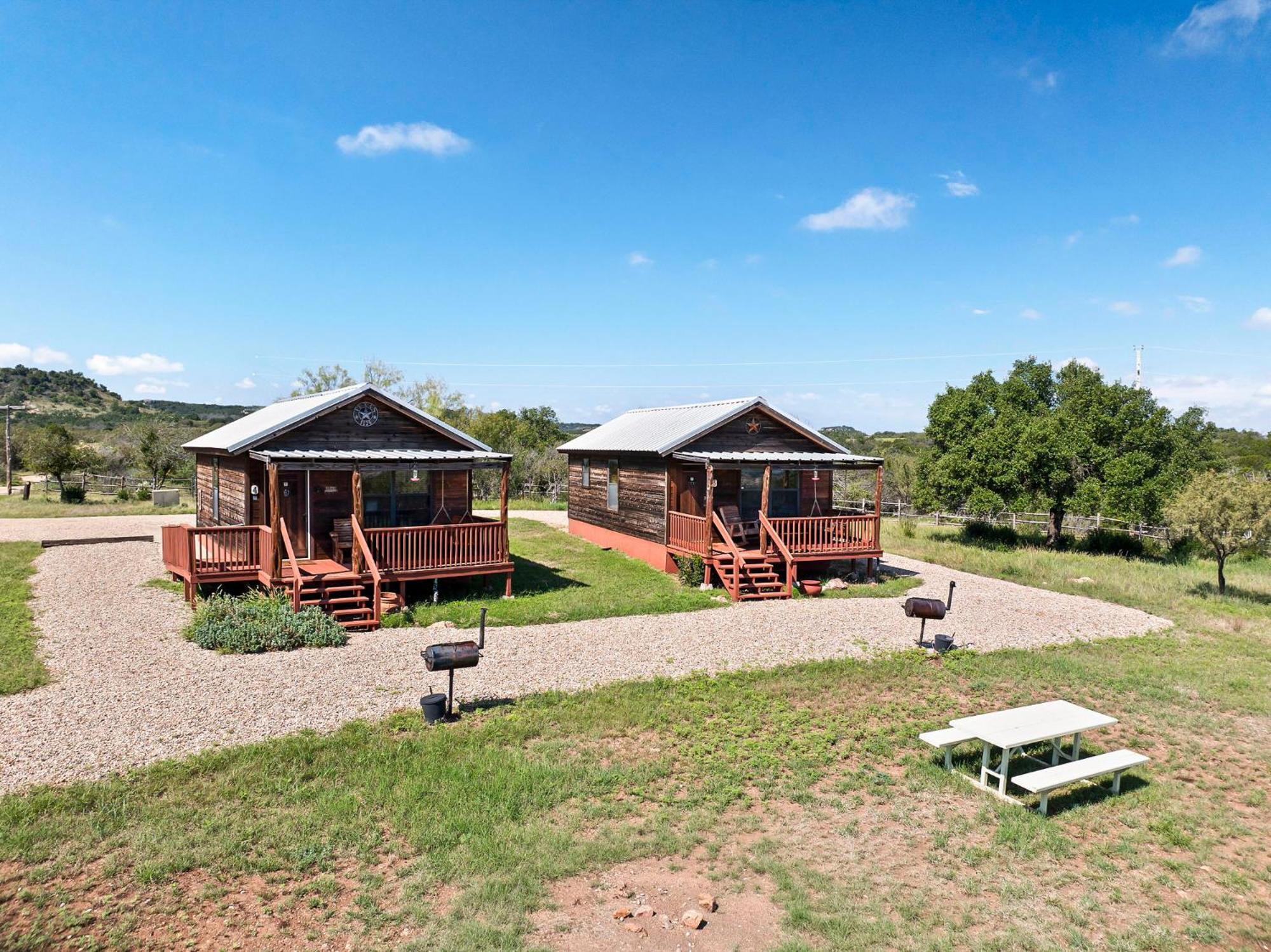 Enchanted Rockview Cabins Crabapple المظهر الخارجي الصورة