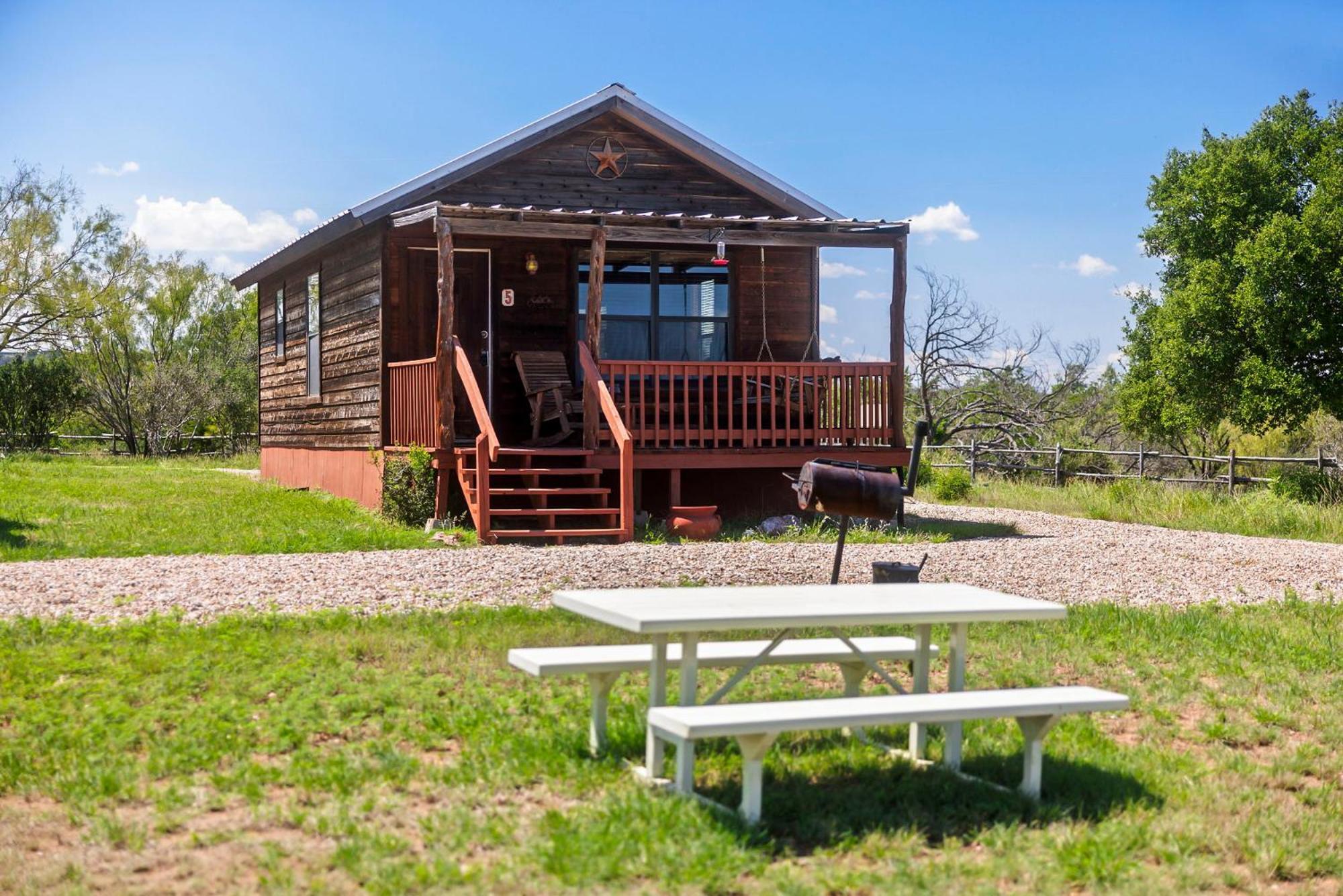 Enchanted Rockview Cabins Crabapple المظهر الخارجي الصورة