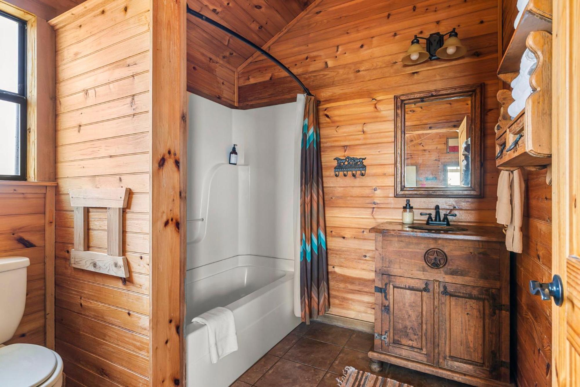 Enchanted Rockview Cabins Crabapple المظهر الخارجي الصورة