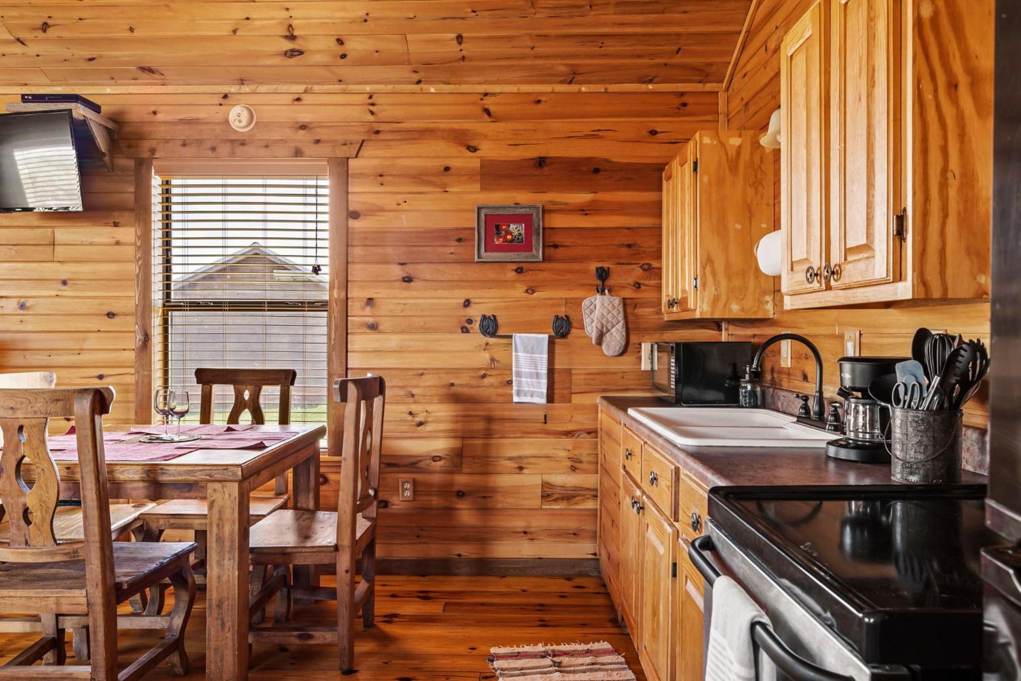 Enchanted Rockview Cabins Crabapple الغرفة الصورة