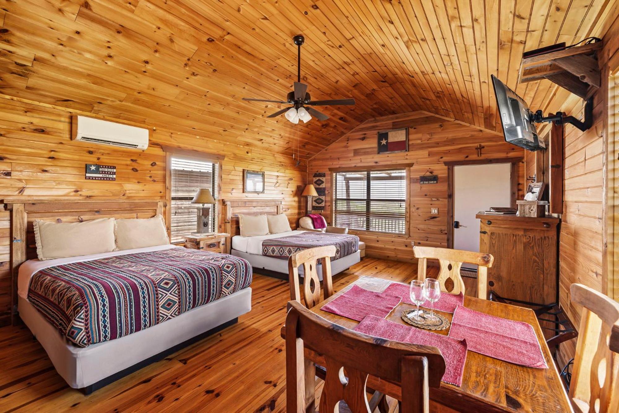 Enchanted Rockview Cabins Crabapple المظهر الخارجي الصورة
