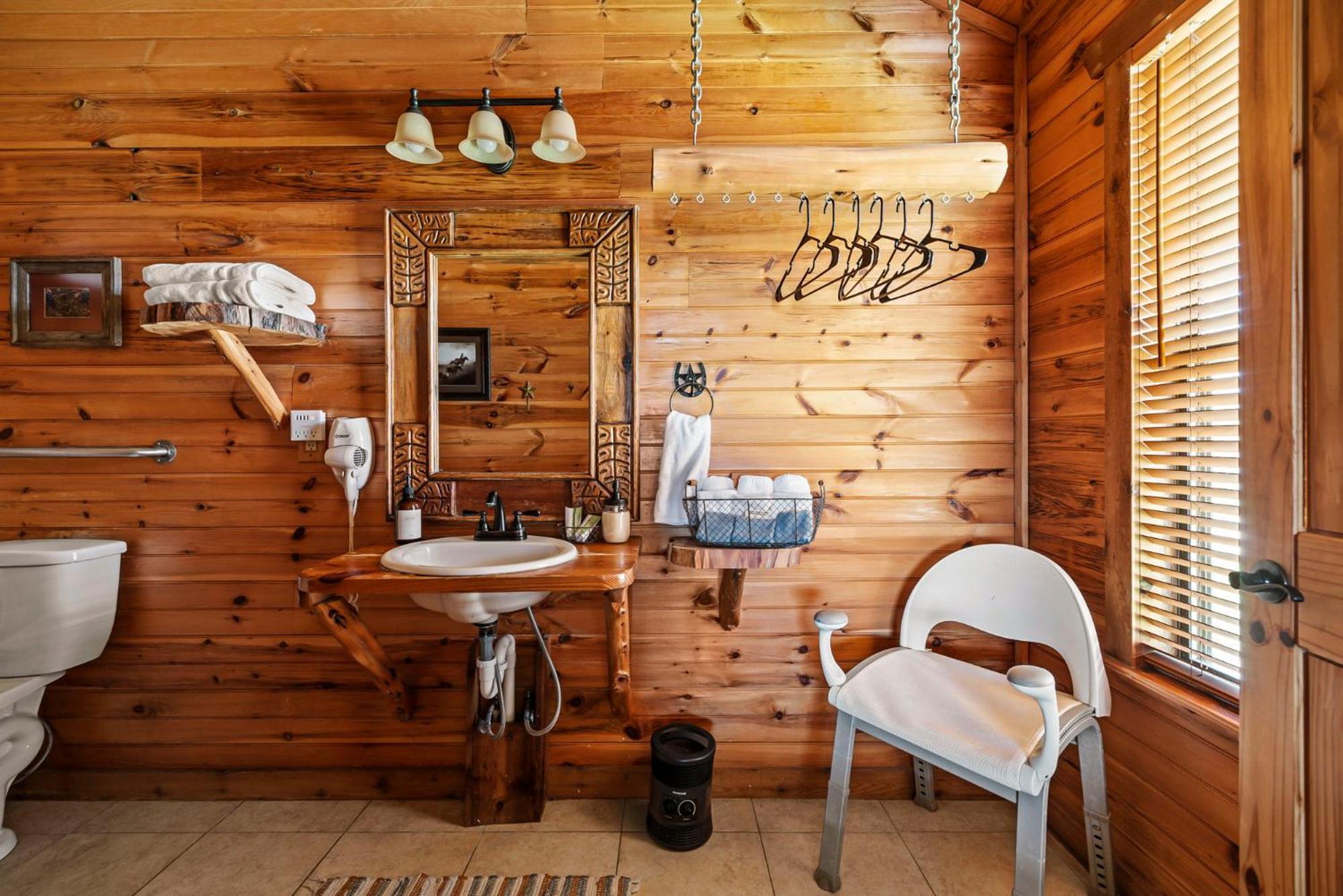 Enchanted Rockview Cabins Crabapple الغرفة الصورة