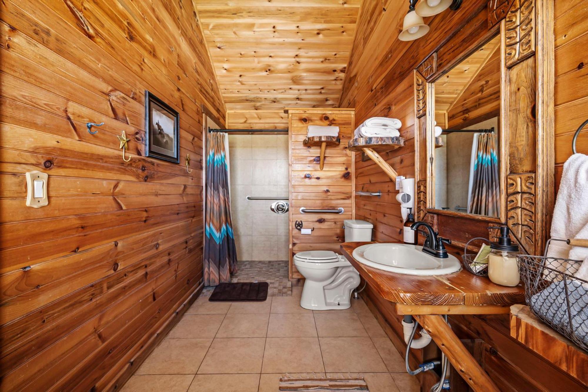 Enchanted Rockview Cabins Crabapple الغرفة الصورة