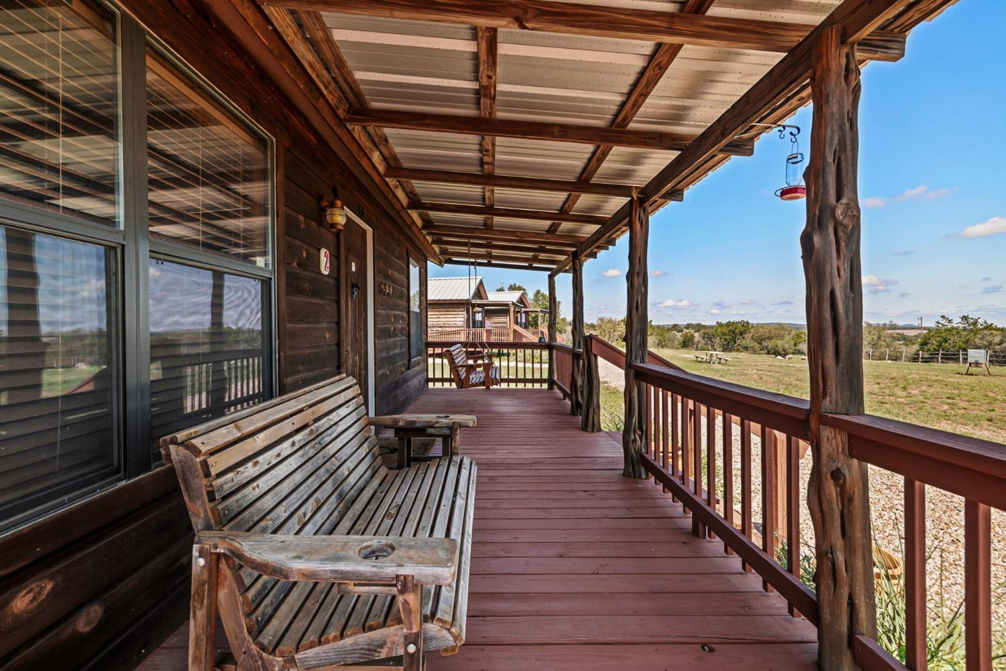 Enchanted Rockview Cabins Crabapple الغرفة الصورة