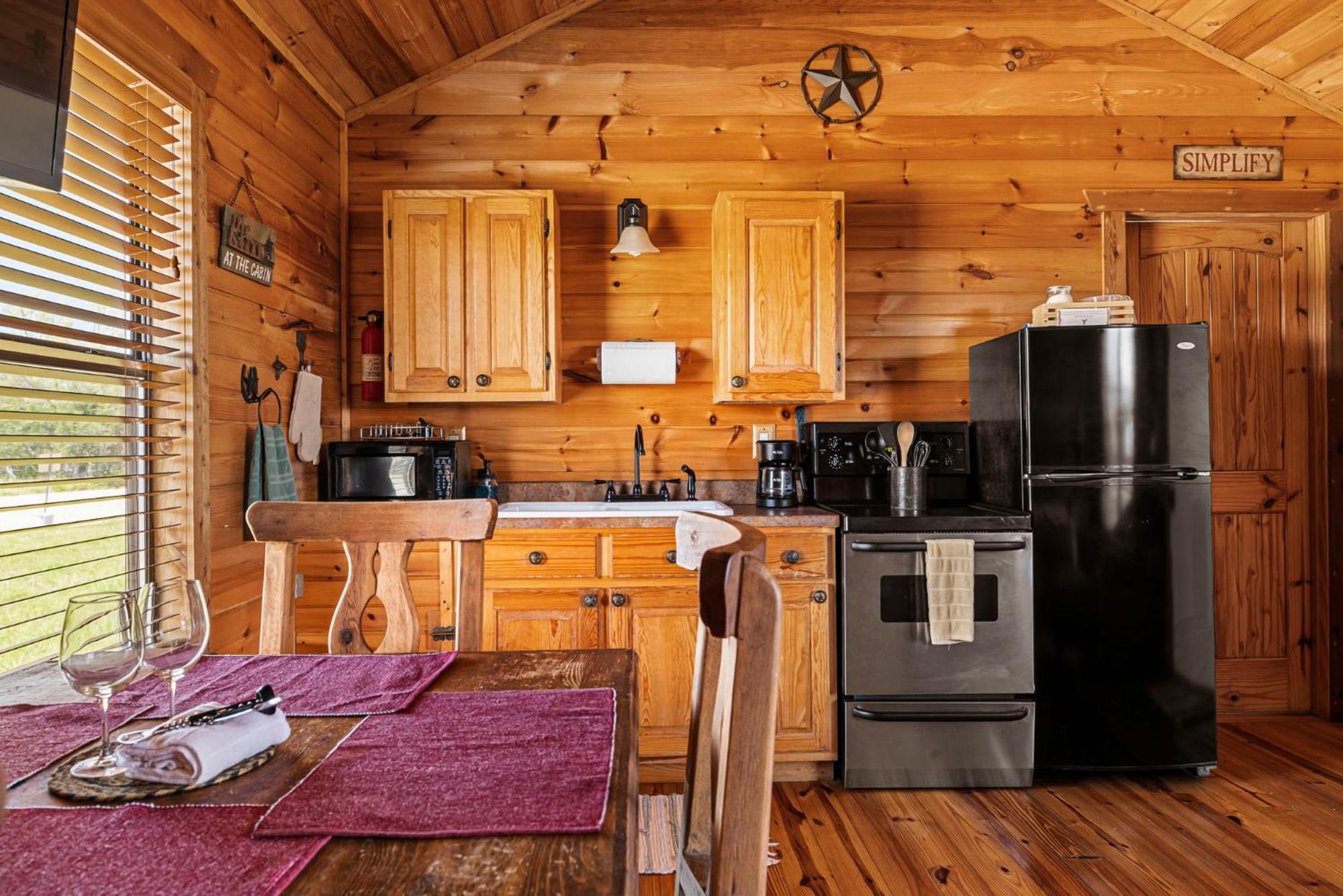 Enchanted Rockview Cabins Crabapple الغرفة الصورة