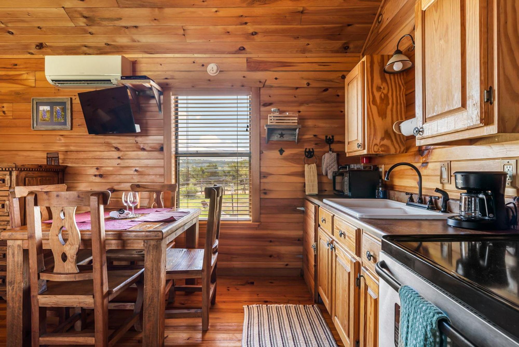 Enchanted Rockview Cabins Crabapple الغرفة الصورة